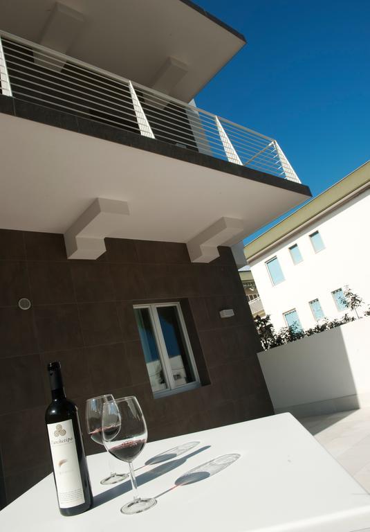 Via Del Faro Apartments Torre Canne Eksteriør billede
